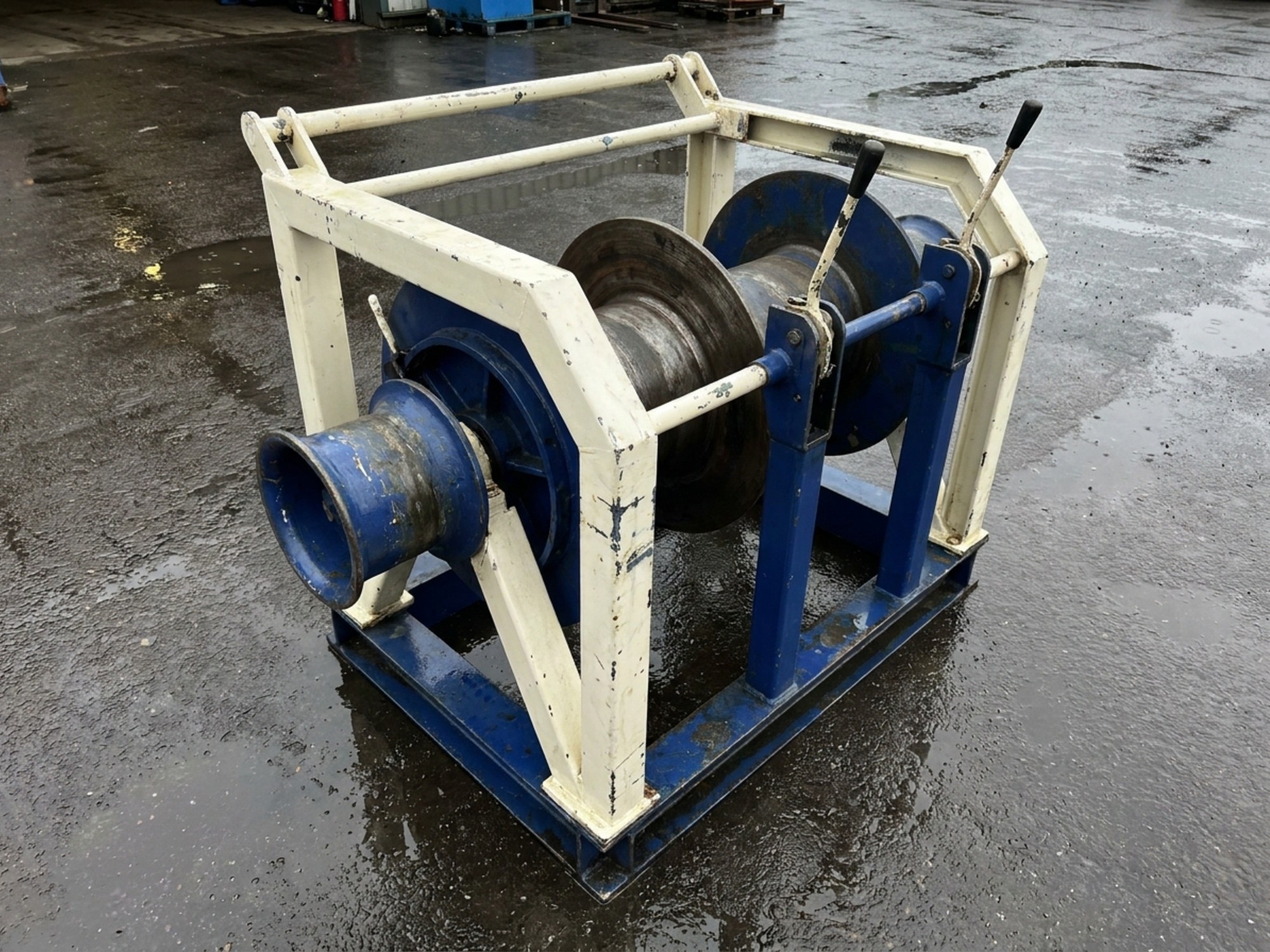 folding capstan frame